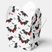 Halloween-Herz mit schwarzen Fledermausflügeln Geschenkschachtel (Geöffnet)