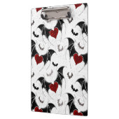 Halloween-Herz mit schwarzen Fledermausflügeln Klemmbrett (Links)