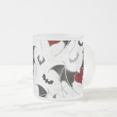 Halloween-Herz mit schwarzen Fledermausflügeln Mattglastasse (VorderseiteRechts)