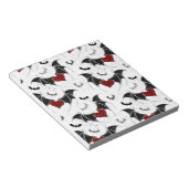 Halloween-Herz mit schwarzen Fledermausflügeln Notizblock (angewinkelt)