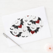 Halloween-Herz mit schwarzen Fledermausflügeln Ovaler Aufkleber (Umschlag)