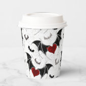 Halloween-Herz mit schwarzen Fledermausflügeln Pappbecher (Links)