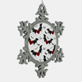 Halloween-Herz mit schwarzen Fledermausflügeln Schneeflocken Zinn-Ornament (Links)