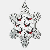 Halloween-Herz mit schwarzen Fledermausflügeln Schneeflocken Zinn-Ornament (Rechts)