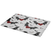 Halloween-Herz mit schwarzen Fledermausflügeln Schneidebrett (Ecke)