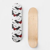 Halloween-Herz mit schwarzen Fledermausflügeln Skateboard (Vorderseite)