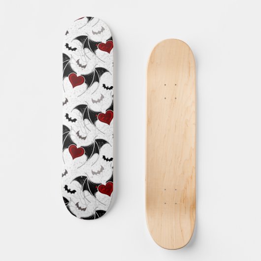 Halloween-Herz mit schwarzen Fledermausflügeln Skateboard (Vorderseite)