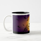 Halloween Hexe auf Broomstick-Party-Tasse Zweifarbige Tasse (Links)