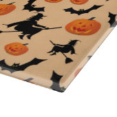 Halloween Hexen, Pumpkins und Fledermäuse Schneidebrett (Ecke)