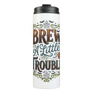 Halloween-Hexen-Typografie Braut Ein Wenig Ärger_1 Thermosbecher