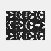 Halloween Hintergrund. Nahtloses Muster mit Halbwe Fleecedecke (Vorderseite (Horizontal))