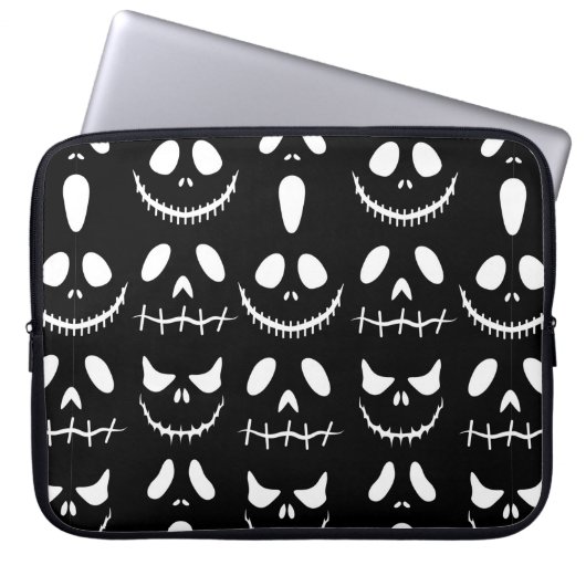 Halloween Hintergrund. Nahtloses Muster mit Halbwe Laptopschutzhülle (Vorderseite)
