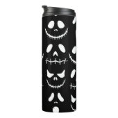 Halloween Hintergrund. Nahtloses Muster mit Halbwe Thermosbecher (Nach rechts gedreht)