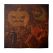 Halloween-Höhepunkte auf dem unheimlichen Hintergr Fliese (Vorderseite)