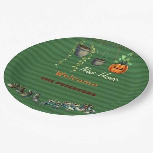 Halloween Housewarming Party Gremlin Shoes Green Pappteller (Schrägansicht)