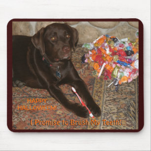 Halloween-Hund mit Süßigkeiten-Fimmel Mousepad
