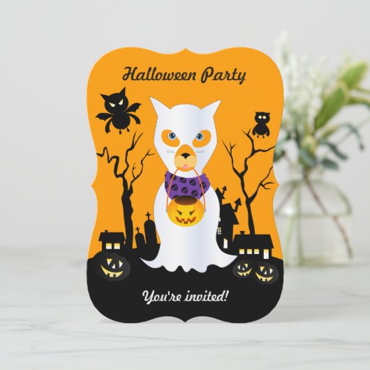Halloween-Hundekind macht Trick oder behandelt Einladung (Stehend Vorderseite)