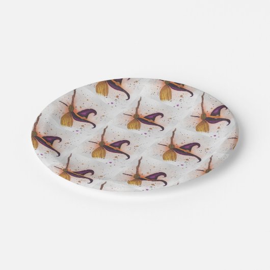 Halloween-Hut und Broom Pappteller (Schrägansicht)