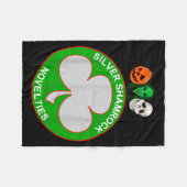 Halloween III Silver Shamrock Fleecedecke (Vorderseite (Horizontal))