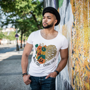 HALLOWEEN INHALE FRIEDENSEXHALE CHAOS FLÜGEL T-Shirt