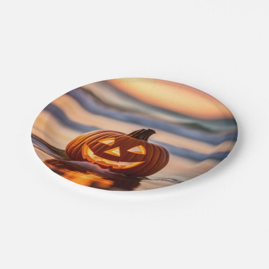 Halloween Jack-o-Lantern am Strand Pappteller (Schrägansicht)