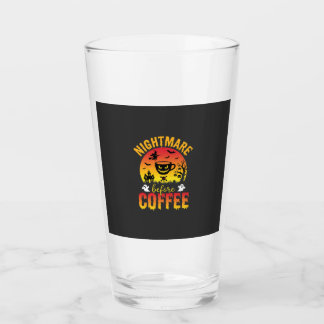 Halloween-Kaffee-Albtraum vor Kaffee Gruselig Ve Glas