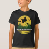 Halloween Kaution Hexe überquert flying Broomstick T-Shirt (Vorderseite)