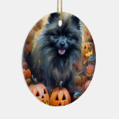 Halloween Keeshond mit Pumpkins Beängstigend Keramik Ornament (Rechts)