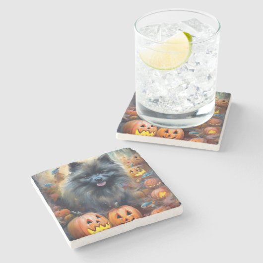Halloween Keeshond mit Pumpkins Beängstigend Steinuntersetzer (Seitenansicht)