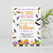 Halloween keine Tricks, nur Leckereien zum Geburts Einladung (Stehend Vorderseite)