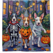 Halloween-Kostüme von Bull Terrier Trick oder Trea Duschvorhang (Vorderseite)