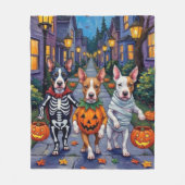 Halloween-Kostüme von Bull Terrier Trick oder Trea Fleecedecke (Vorderseite)