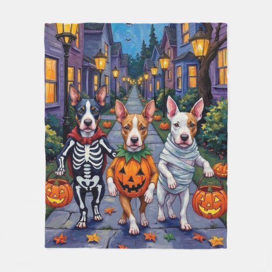 Halloween-Kostüme von Bull Terrier Trick oder Trea Fleecedecke (Vorderseite)