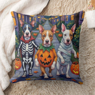 Halloween-Kostüme von Bull Terrier Trick oder Trea Kissen