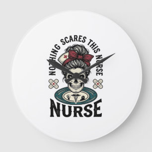 Halloween-Krankenschwester-Shirt Vintage-Totenkopf Große Wanduhr