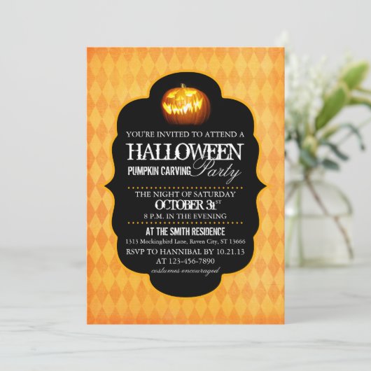 Halloween-Kürbis, der Party Einladung schnitzt (Stehend Vorderseite)