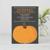 Halloween-Kürbis, der Party Einladungen schnitzt (Stehend Vorderseite)