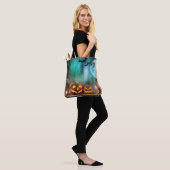 Halloween Kürbis und Fledermäuse Tasche (Am Model)