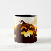 Halloween-Kürbis unter dem Mondposter-Servietten Zweifarbige Tasse (Mittel)