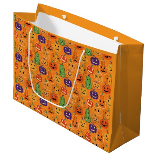 Halloween-Kürbismuster Große Geschenktüte (Vorderseite Schrägansicht)