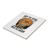 Halloween-Labrador-Shirt mit Warnung vor unheimlic Fliese (Seite)