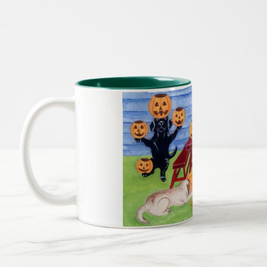 Halloween Labradors! Zweifarbige Tasse (Links)