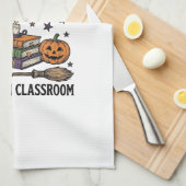 Halloween-Lehrer-Shirt mit Hexen-Büchern_1 Geschirrtuch (Viertel Falte)