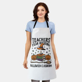 Halloween-Lehrer-Shirt mit Hexenbüchern_1 Schürze (Getragen)