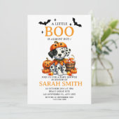 Halloween Little Dog Boo ist fast Due Baby Dusche Einladung (Stehend Vorderseite)