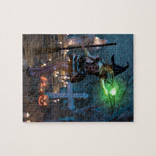 Halloween-Mädchen im Wald Puzzle (Horizontal)