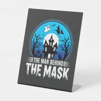 Halloween Man Behind the Mask Haunted House Sockelschild