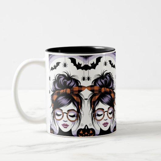 Halloween Messy Bun Woman Zweifarbige Tasse (Links)