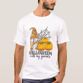 Halloween mit meinen Gnomen - Halloween T-Shirt (Vorderseite)