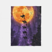 Halloween mit Mond und Hexe Fleecedecke (Vorderseite)